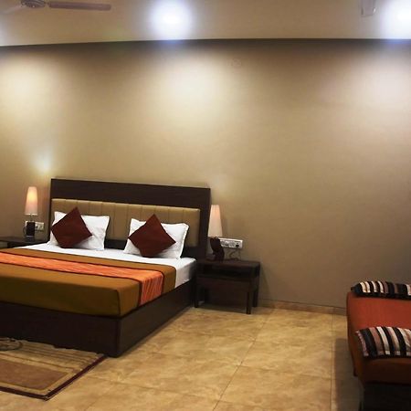 Dew Drops Boutique Retreat Hotel Igatpuri Bagian luar foto